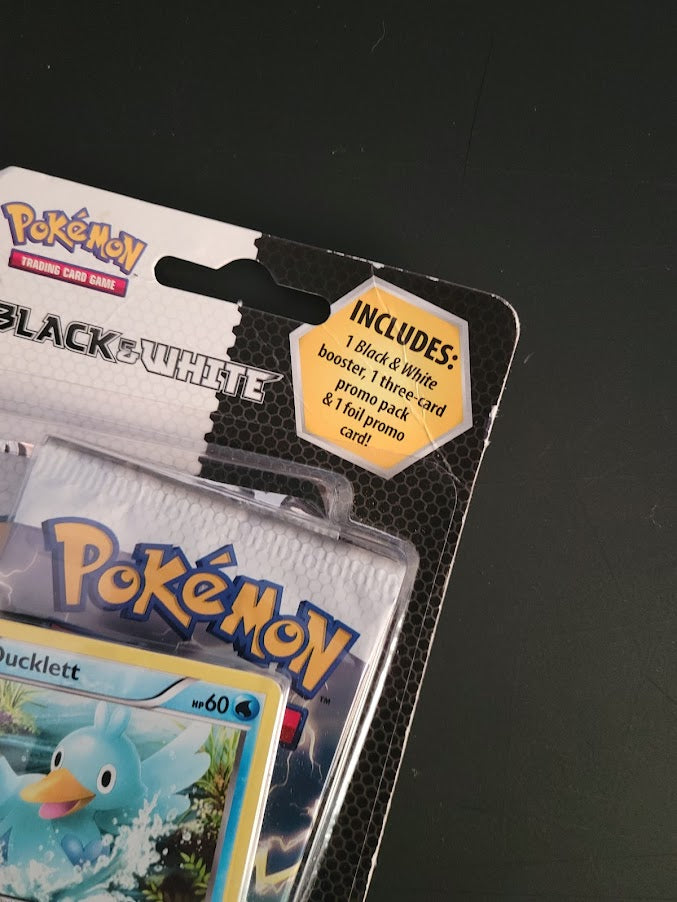 Pokémon BLACK & WHITE Booster Blister w/ Ducklett BW17 Holo + Promo Pack